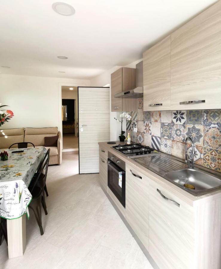 Villa Emidio House Termini Esterno foto